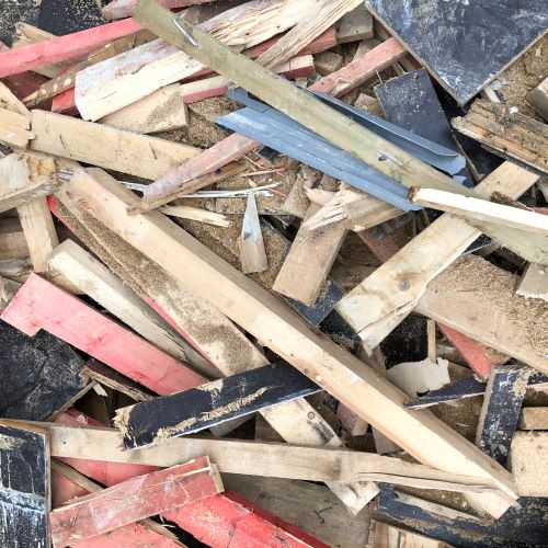 Alt- und Abbruchholz (behandelt)